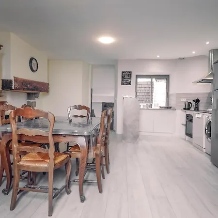 La Maison Au Coeur Medieval 아파트 돔프롱